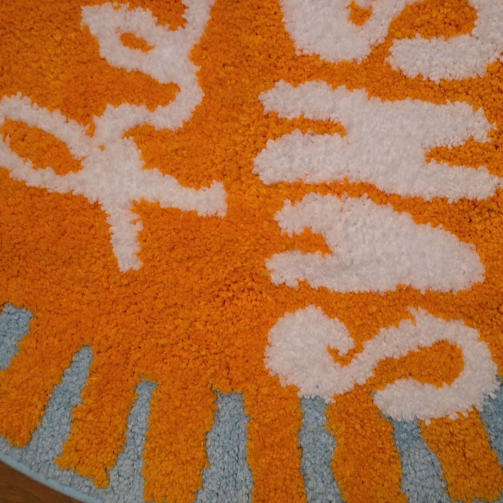 FOREVER 21 BRAND HOME ROUND "HELLO SUNSHINE" ORANGE & BLUE RUG 30" ROUND - Picture 5 of 10